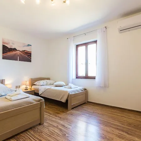 Charming And Comfortable - Classic Double 자다르