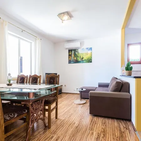 Charming And Comfortable - Classic Double