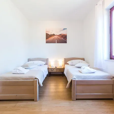 Charming And Comfortable - Classic Double 자다르